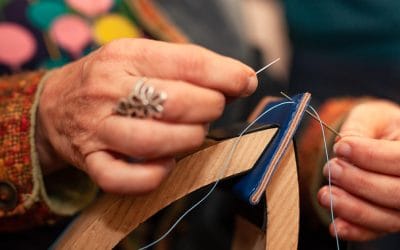 Pourquoi acheter chez un artisan maroquinier ? Un choix qui a du sens